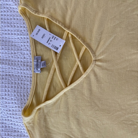 Avenue Yellow V-Neck Chemise - Picture 3 of 5